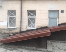 Мешканка Запоріжжя не змогла потрапити до укриття в лікарні під час тривоги - відео