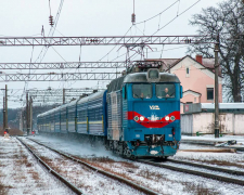 До новорічних свят - Укрзалізниця додала вагони до популярних запорізьких поїздів