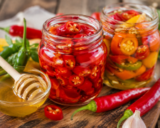 Маринований гострий перець на зиму: два рецепти