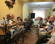 Пісні про цінності — у Запоріжжі на концерті зібрали кошти на підтримку поранених бійців