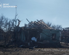 Наслідки обстрілу Запорізького району 28 лютого. Фото: ДСНС