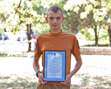 У Запоріжжі 16-річний підліток  врятував однолітків від нападниці з бритвою