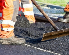 У Запоріжжі на одній із вулиць ремонтують дорогу – де саме