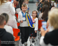 У школі № 88 Запоріжжя діти відсвяткували завершення першого навчального року у підземному укритті