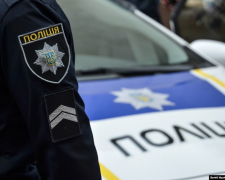 Поліцейські показали, як евакуювали з-під обстрілів до Запоріжжя 84-річну жінку – відео