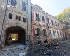 Наслідки обстрілів історичної частини Запоріжжя 30 червня. Фото: ДСНС