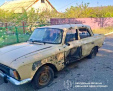У Запорізькій області ворог полює на цивільні автівки з людьми - поранена людина