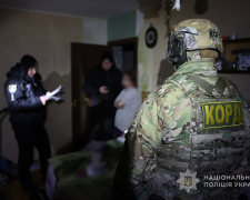 Спеціальна операція в Запоріжжі: поліцейські викрили наркоділка (фото)