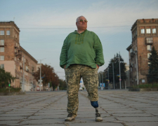 Ветеран і заслужений артист України Юрій Іваськевич після поранення повернувся до музики та випустив альбом «Голос Форпосту» про Запоріжжя.