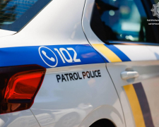 Загубив свої документи під час втечі: у Запоріжжі патрульні затримали горе-грабіжника (фото)