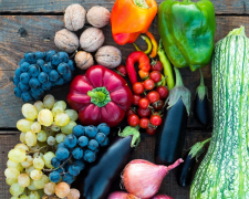 Запасаємося вітамінами: які продукти радять їсти в серпні запорізькі медики