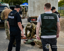 У Запоріжжі викрили чоловіка, який організував незаконну схему для військовозобов’язаних