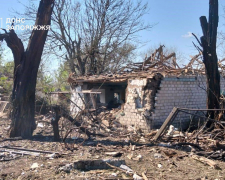 Дрон вдарив по маршрутці, а КАБ — по будинках: внаслідок атак постраждали мешканці Запорізького району (фото)