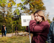 Вирвали квіти - у Запоріжжі невідомі вандали пошкодили Алею Спогадів