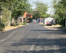 У Комунарському районі оновлюють асфальт на дорогах – де саме (фото)