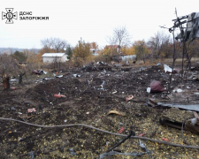 Авіабомба впала поряд з будинком — у Запорізькому районі поранено двох чоловіків (фото)