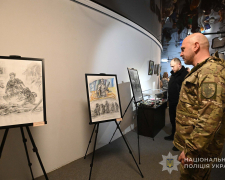 Мистецтво допомагає повернутись до мирного життя - у Запоріжжі відкрили виставку ветеранів та їхніх родин