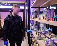У Запоріжжі семеро людей продавали наркотики у вейпах: справу передали до суду, фото: Запорізька обласна прокуратура