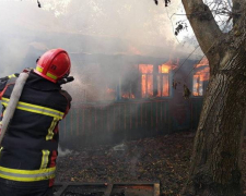Під час гасіння знайшли загиблого - у селі Запорізького району спалахнула пожежа в приватному будинку