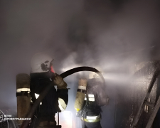 Пожежа в дев’ятиповерхівці — у Запоріжжі в будинку загорівся сміттєпровід