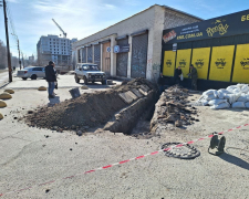Прокладали каналізацію - у Запоріжжі проводили незаконні &quot;розкопки&quot; (фото)