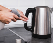 Не тільки содою - ефективні методи очищення чайника від нальоту