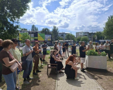 Біля Запорізького обласного центру молоді, фото з соцмереж