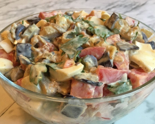 Такий салат із баклажанів ви точно не куштували – простий рецепт смачної страви