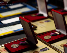 Нагороди, відданість і пам’ять про полеглих Героїв - в Запоріжжі відзначили День ЗСУ (фото)