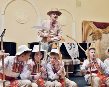 "Бебі-бум" у філармонії: маленьких запоріжців занурили у чарівний день українського села