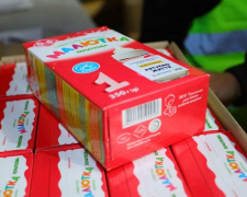Метінвест спільно з Фондом Ріната Ахметова передасть тонни дитячого харчування малюкам з Одеської та Донецької областей