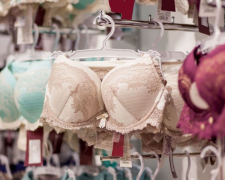 Молода педагогиня відкрила у Запоріжжі магазин спідньої білизни