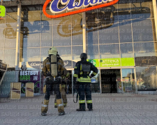 Наслідки обстрілу ТЦ "Амстор" у Запоріжжі в ніч на 11 вересня 