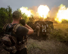 Бійці бригади, що воює на Запорізькому напрямку, нищать ворогів з універсальних гармат - відео