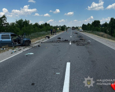 На трасі «Нікополь–Запоріжжя» сталася смертельна аварія, а в селі Нагірне зіткнення двох автомобілів завершилося госпіталізацією