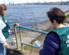 У воді Дніпра біля Запоріжжя екологи виявили хімічні відхилення: чи є загроза для людей
