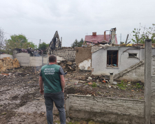 Руйнування завдали шкоди довкіллю — в одному з районів Запоріжжя екологи провели обстеження місця прильоту (фото)