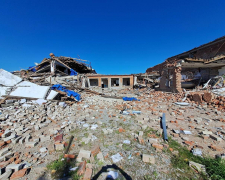Як зараз виглядає зруйнована ворогом школа на Запоріжжі та евакуйовані експонати музею - фото, відео