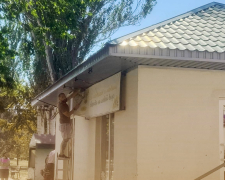 З сотень залишилось 15 — в Хортицькому районі Запоріжжя активно прибирають російськомовні вивіски