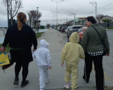 Днями дітей Катерину та Артура із Запорізької області повернули до України з Казахстану, де вони залишилися без батьків