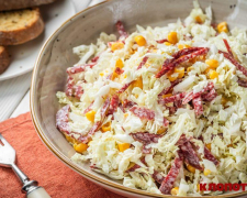 Ковбаса, кукурудза та пекінська капуста - готуємо смачну страву без світла