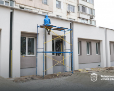 Роботи виходять на фініш - мешканці одного з найбільших житлових масивів Запоріжжя незабаром отримають сучасну амбулаторію (фото)