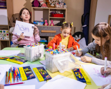 З хаосу народжується спокій — у Запоріжжі діти через фантазію та арт-терапію відкривають свій внутрішній світ