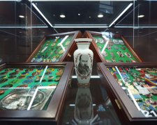 У Запоріжжі до ювілею Тараса Шевченка показали понад 3000 експонатів з приватної колекції - фото