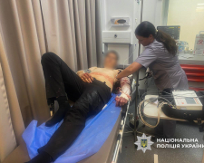 У Запоріжжі поліцейський застрелив чоловіка під час нападу на правоохоронців