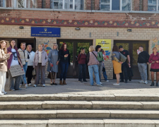 Перенесли через неявку учасників процесу – у Запоріжжі не відбулось засідання суду щодо перейменування скверу