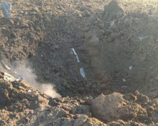 У Запорізькій області від прильоту ворожої ракети утворилася величезна впадина - відео