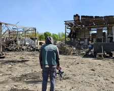 Екологи дослідили місця уражень: удар КАБ і ракети по Запоріжжю спричинив масштабне засмічення територій (фото)