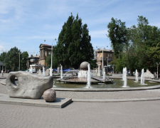 Запорізька площа Маяковського стане майданом Митців — питання перейменування нарешті винесуть на сесію