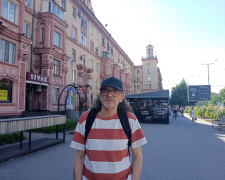 Художник Володимир Гуліч у Запоріжжі, фото Світлани Олійник